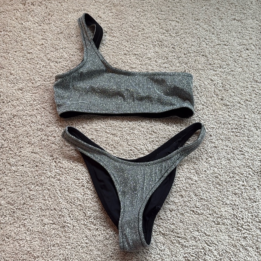 Triangl Swimsuit TOP SMALL BOTTOMS XXS